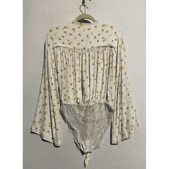 Free People Top Womens Medium White Yellow Floral Bodysuit Bell Sleeve Boho - Picture 7 of 13